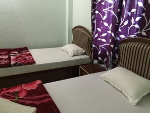 Soundproofing, rollaway beds, free WiFi