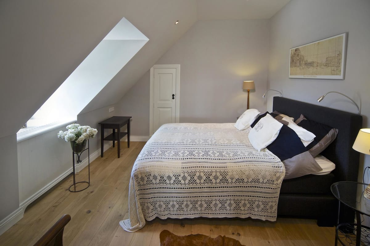 1 chambre, fer et planche à repasser, Wi-Fi gratuit, draps fournis