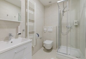 Deluxe Double Room (Ilica 44) | バスルーム | シャワー、ヘアドライヤー、石鹸、シャンプー