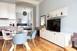 Deluxe-studiosuite | Lydisolering, strygejern/strygebræt, gratis Wi-Fi, sengetøj