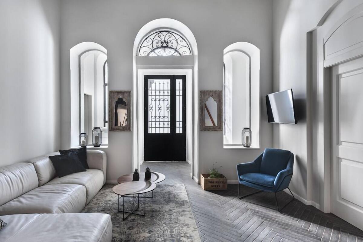 Apartment, 4 Bedrooms | Living area