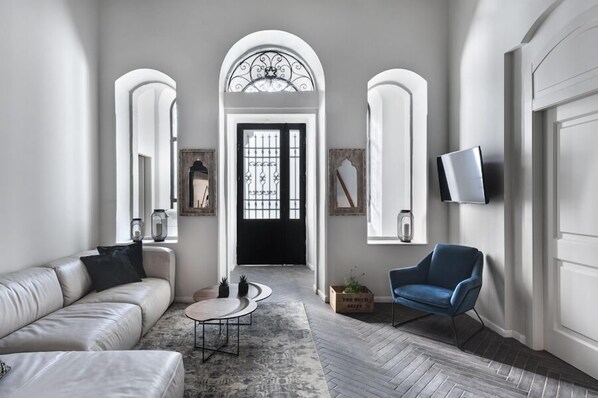 Apartment, 4 Bedrooms | Living area