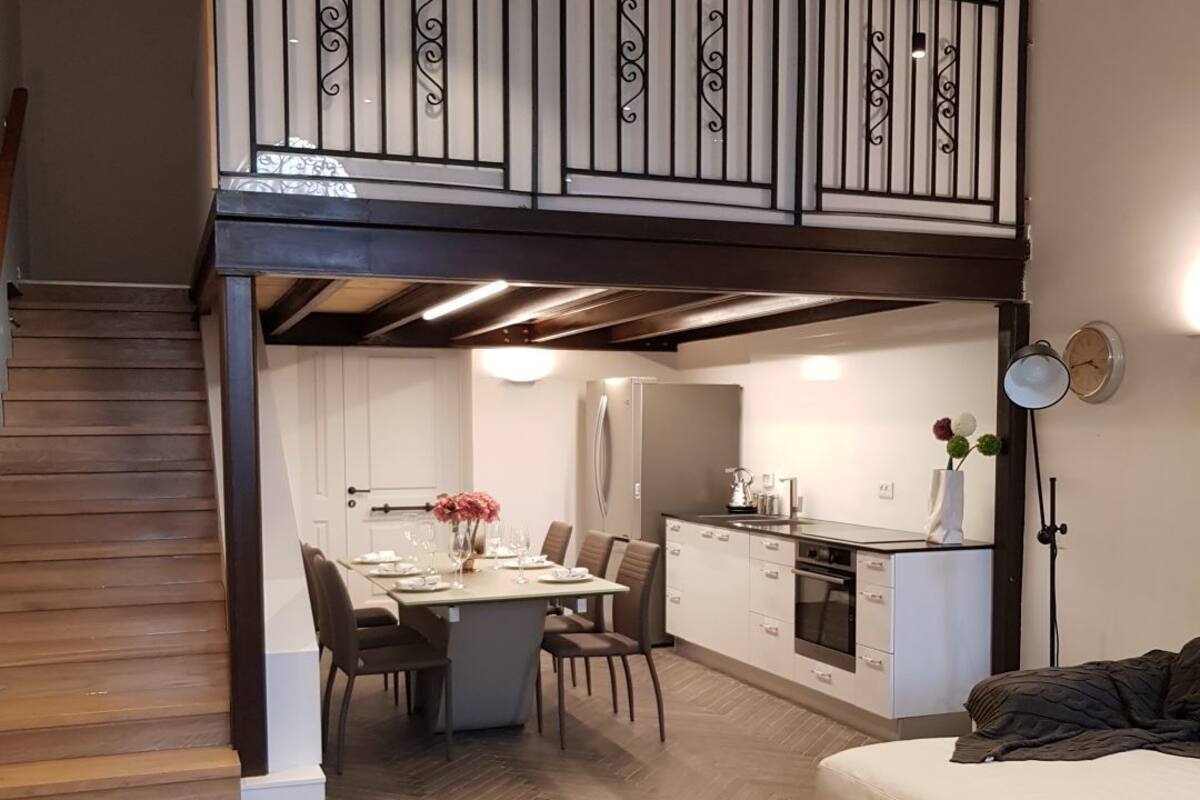 Appartement, 3 chambres | Aire de séjour | Téléviseur à écran plat