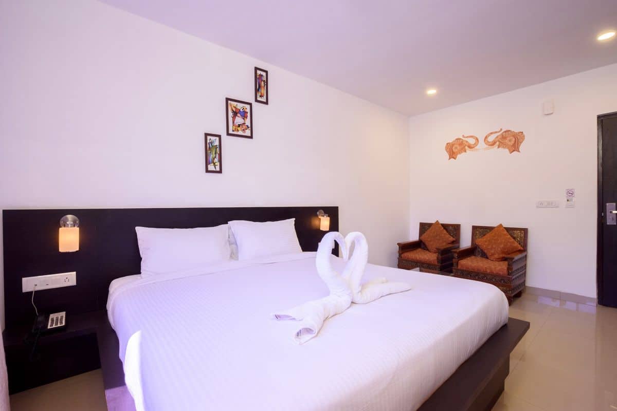 Deluxe-Doppelzimmer, 1 King-Bett, zum Garten hin | 2 Schlafzimmer, hochwertige Bettwaren, Minibar, Schreibtisch