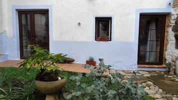 Suite Lune de Miel, patio, côté jardin | Vue sur le jardin