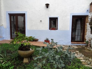 Suite Lune de Miel, patio, côté jardin | Vue sur le jardin