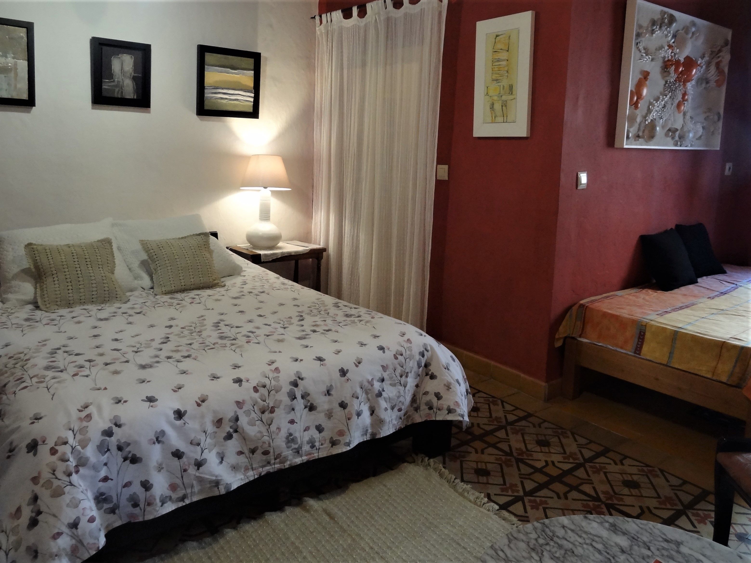 Chambre Triple Confort, plusieurs lits, non-fumeurs | Minibar, décoration personnalisée, ameublement personnalisé, bureau