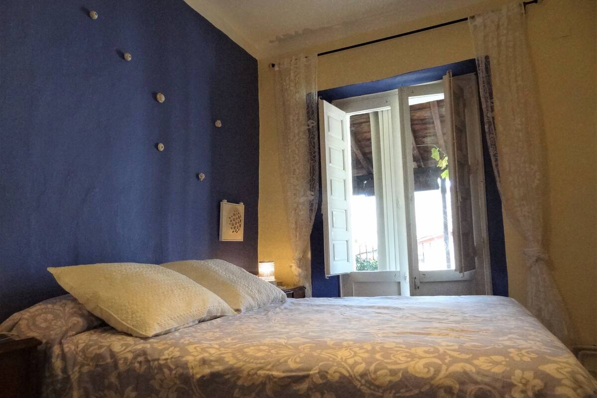 Minibar, bureau, rideaux occultants, lits bébé (en supplément)