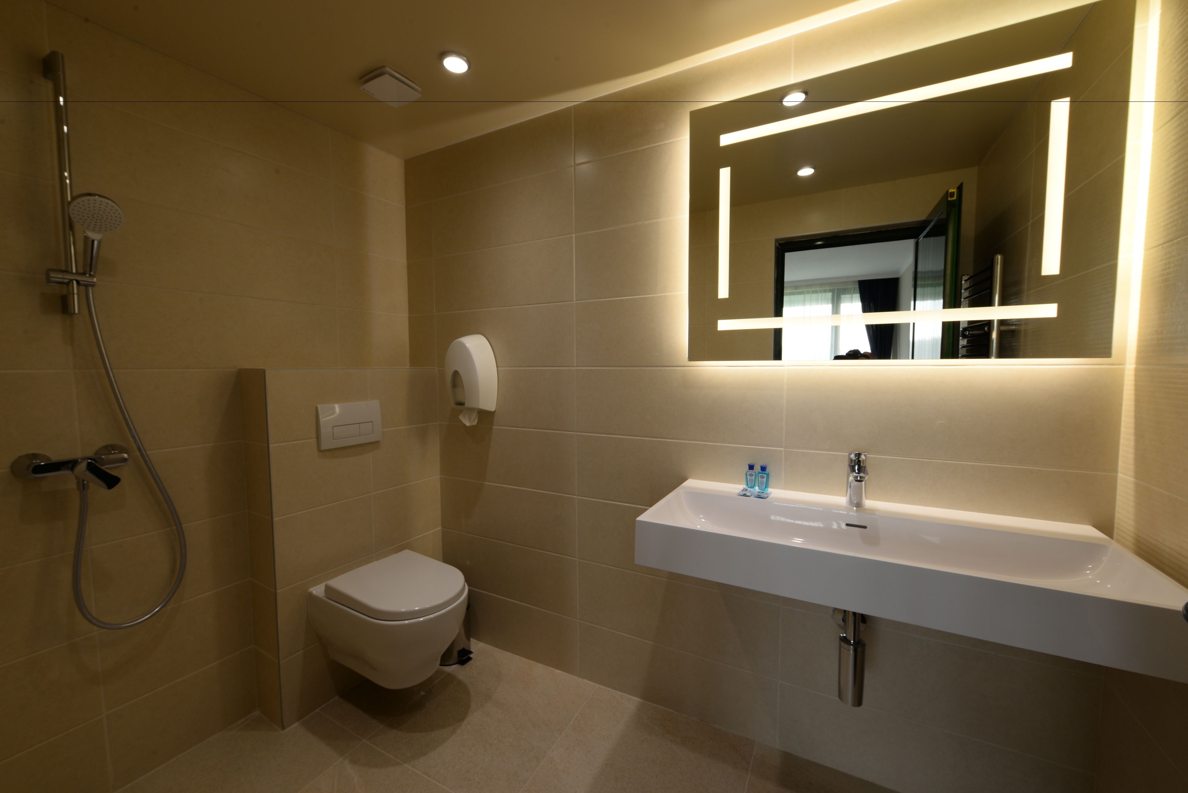 family suite, balcony | bathroom | combined shower/bathtub, free toiletries, slippers, towels