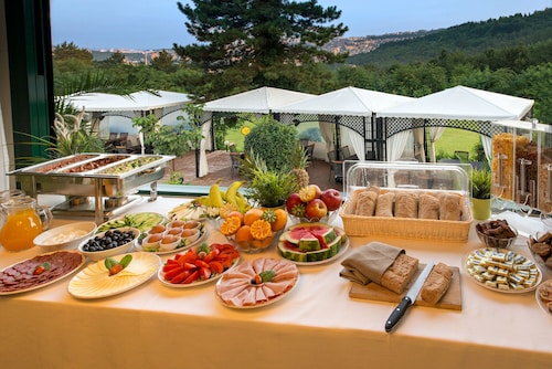 Park Hotel RAYA Garden