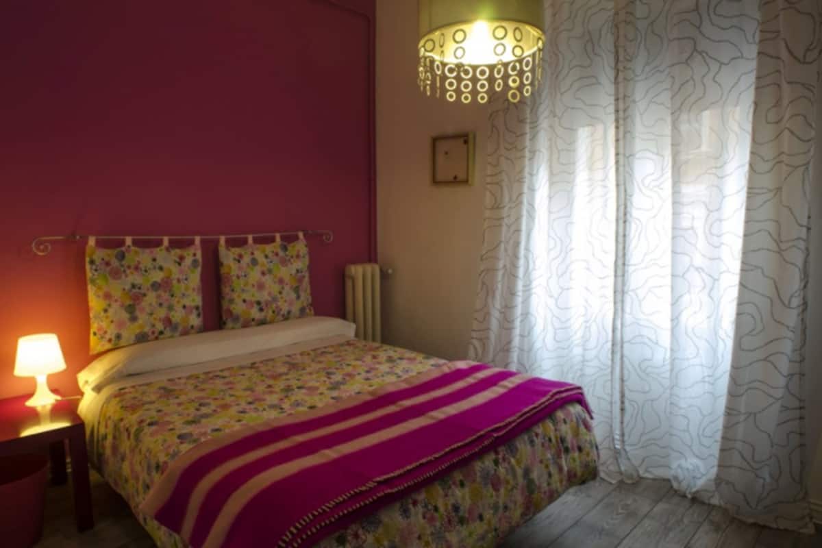 Double Room | Desk, iron/ironing board, free WiFi, bed sheets