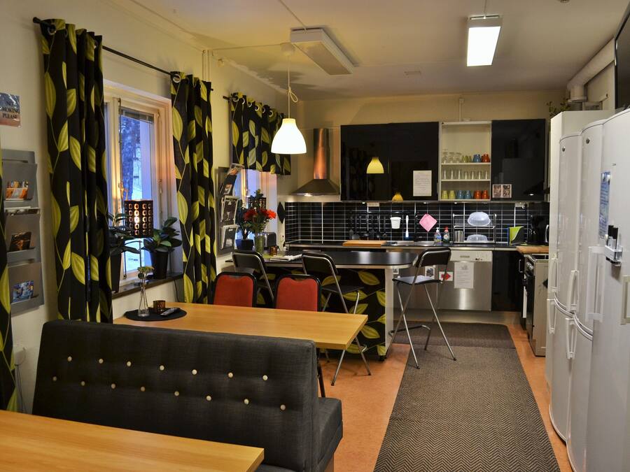 Frigorifero nell'area comune, forno a microonde nell'area comune