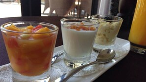 Free daily continental breakfast