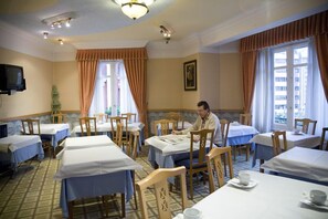 Restaurant - Hostal Orejas (León)