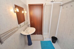 Apartment, 3 Schlafzimmer | Badezimmer