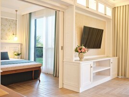 Caja de seguridad en la habitación y escritorio 