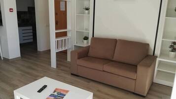 Standard Apartment (Island View) | Living room
