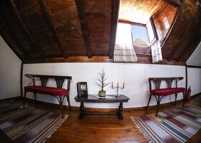 Una televisión de pantalla plana