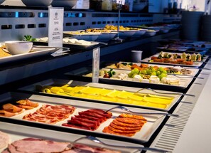 Free buffet breakfast - Hotel Nicolaus (Torun)