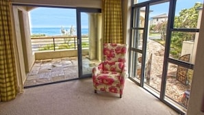 Unclassified image, 3 of 25, button - Stone Manor (Knysna)