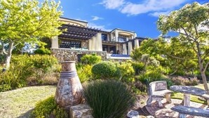 Unclassified image, 5 of 25, button - Stone Manor (Knysna)