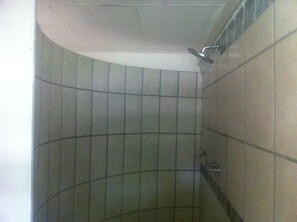 Badkamer met douche