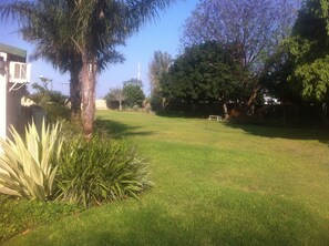 Property grounds - Sherwood Guest House (Sherwood)