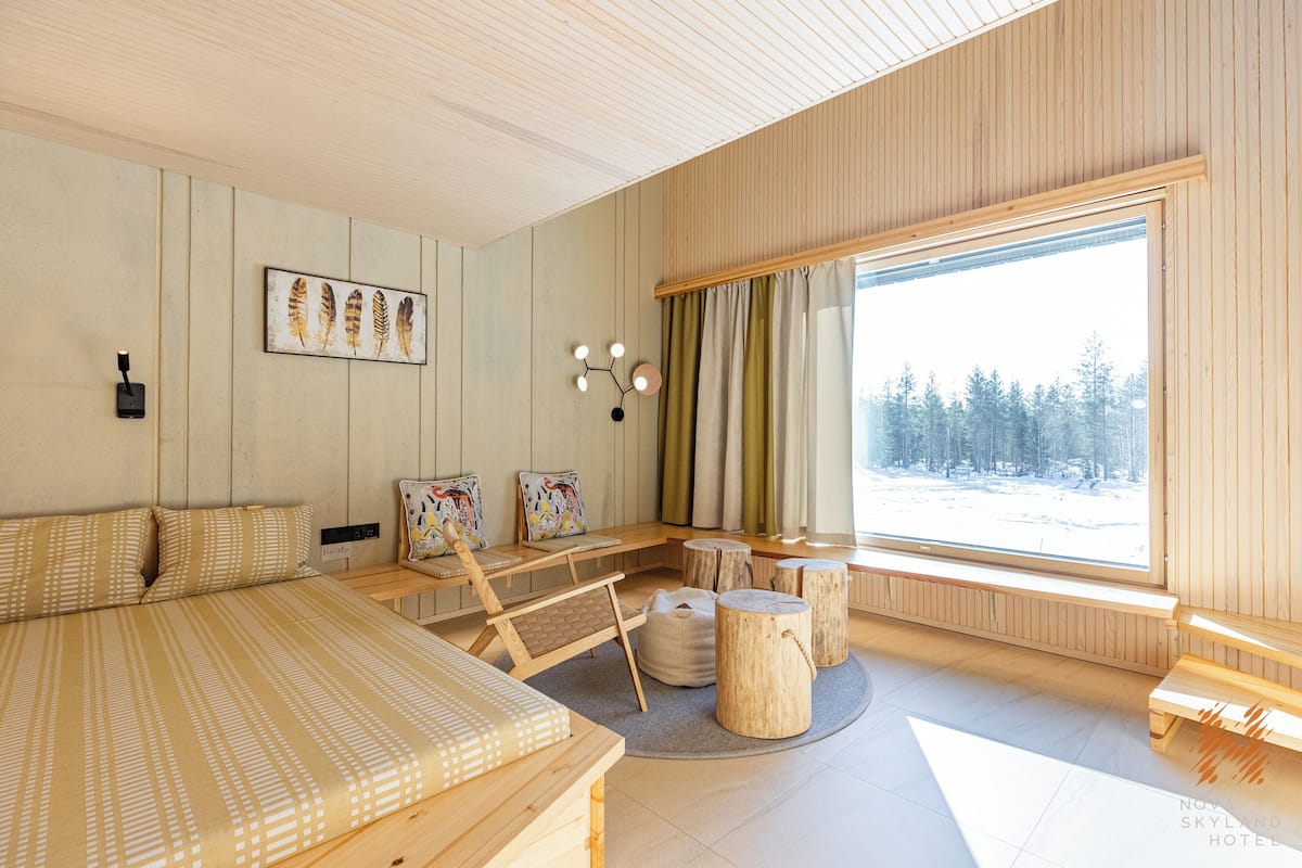 1 bedroom, premium bedding, minibar, in-room safe