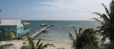 Sulla spiaggia, lettini da mare