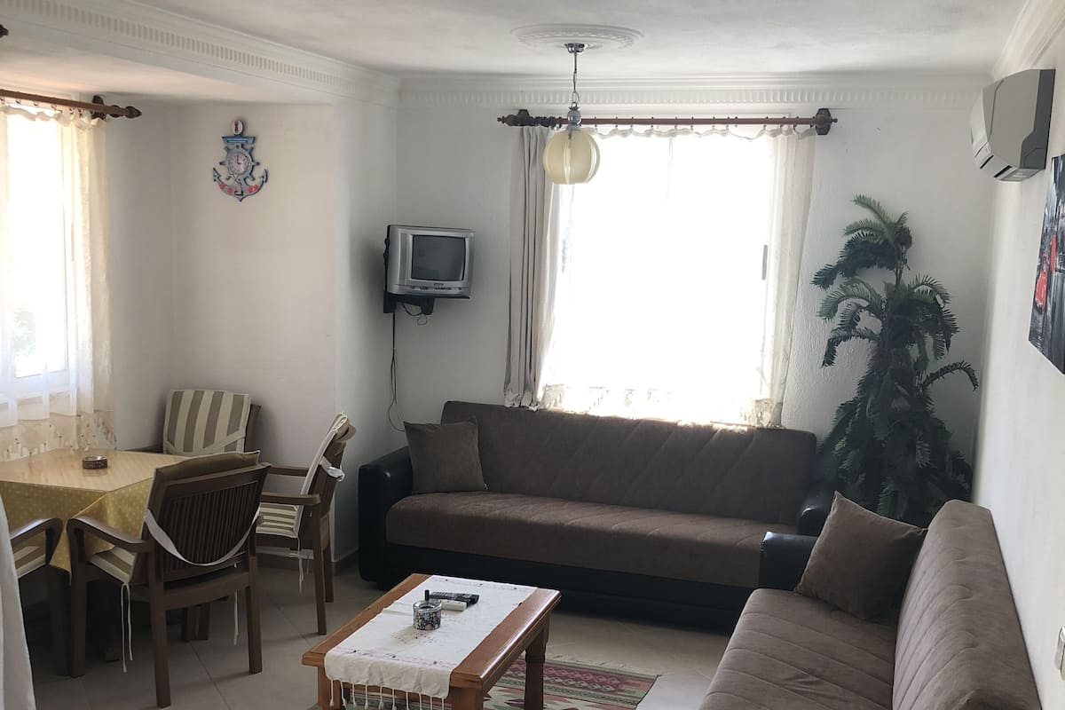 1 habitación, escritorio y sistema de insonorización 