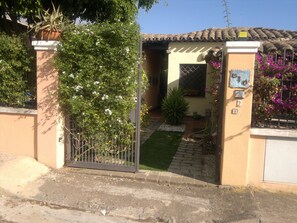 Entrée de l’hébergement