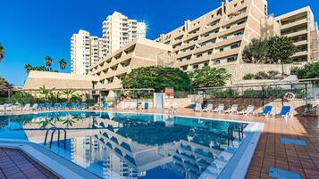 2 outdoor pools, pool umbrellas, sun loungers