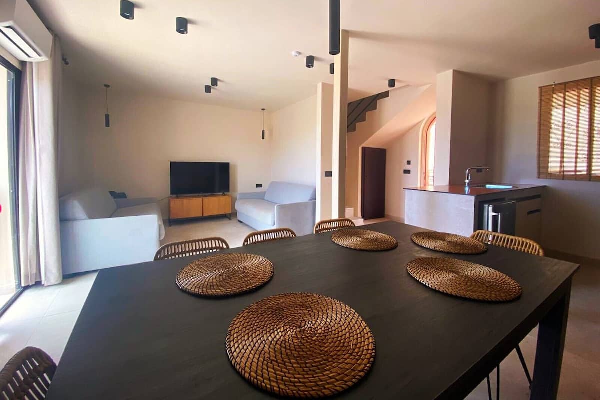 Duplex | In-room safe, desk, blackout drapes, iron/ironing board (on request)