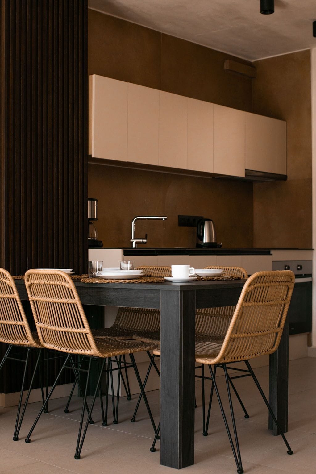 Deluxe-Apartment, 1 Schlafzimmer | Wohnbereich | 50-Zoll-Smart-TV mit Satellitenempfang