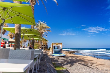 Beach nearby. Apartamentos Playazul