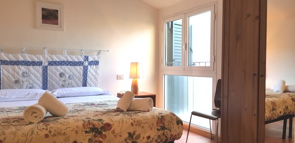 Apartment, 2 Schlafzimmer | 2 Schlafzimmer, hochwertige Bettwaren, Bügeleisen/Bügelbrett