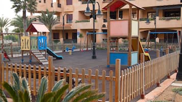 Children’s play area – outdoor
