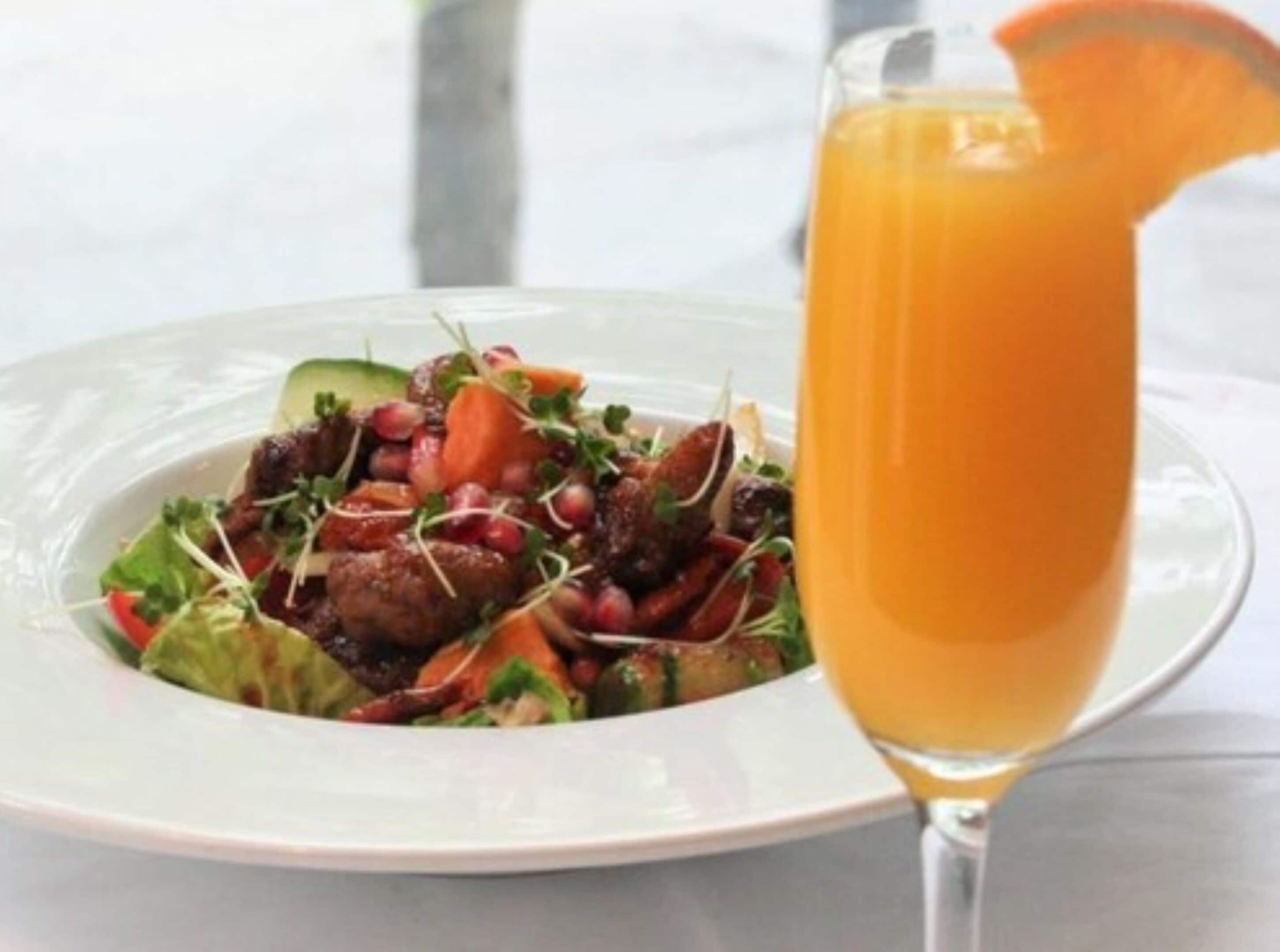 free daily full breakfast