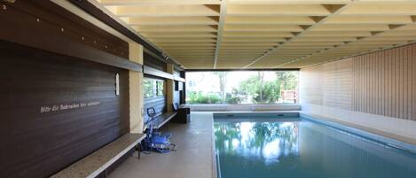 Piscine intérieure