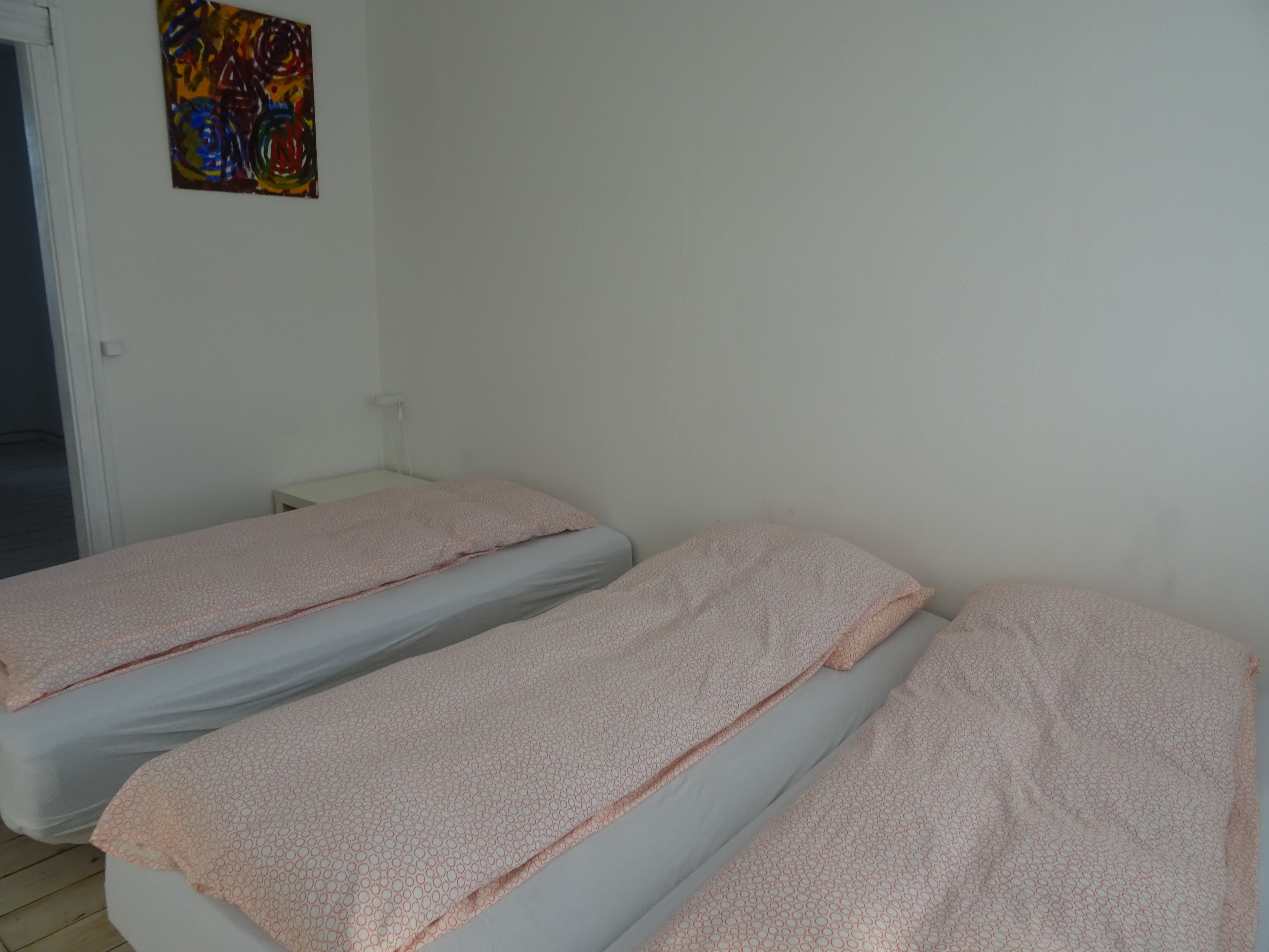 베이직 쿼드룸 | 고급 침구, 오리/거위털 이불, 필로우탑 침대, 침대 시트