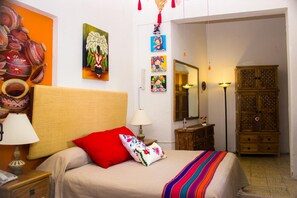 Cofres nos quartos, individualmente decorados