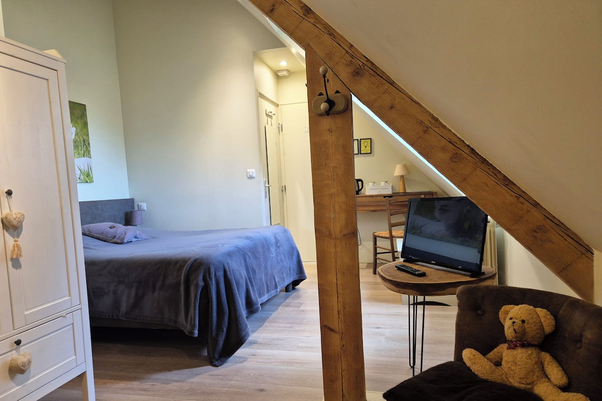 Double Room, Private Bathroom (Les Moutons) | Premium bedding, memory-foam beds, minibar, individually furnished