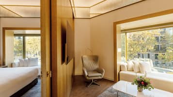 Two Bedroom Almanac Suite | 고급 침구, 메모리폼 침대, 미니바, 객실 내 금고
