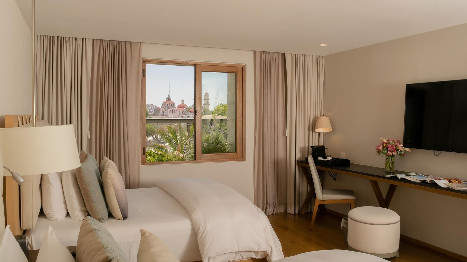 Ropa de cama de alta calidad, edredón y minibar 