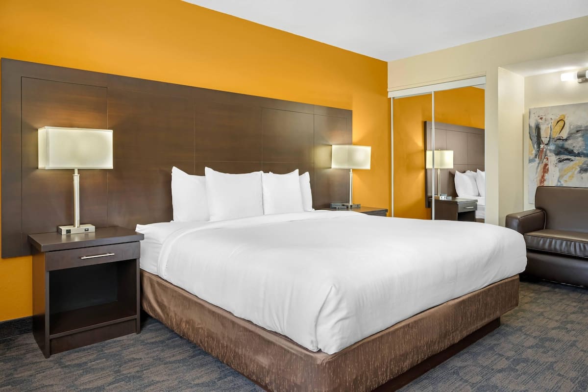 Desk, iron/ironing board, free WiFi, bed sheets