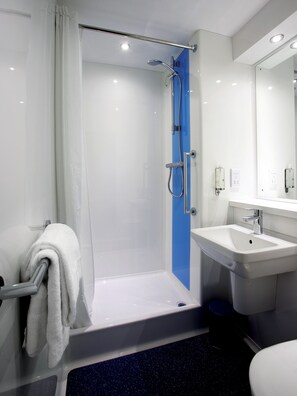 Bathroom - Travelodge Birmingham Maypole (Birmingham)