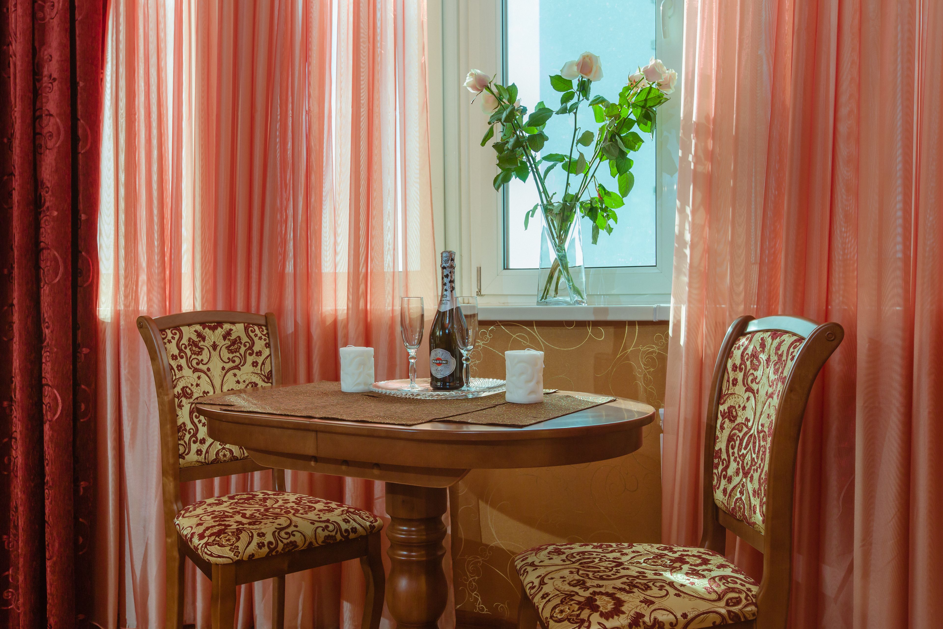 Executive Suite | Soundproofing, iron/ironing board, rollaway beds, free WiFi