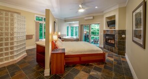 Honeymoon Suite, 1 King Bed, Jetted Tub | 1 bedroom, free WiFi, bed sheets