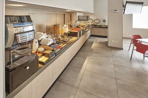 Desayuno continental incluido todos los días 