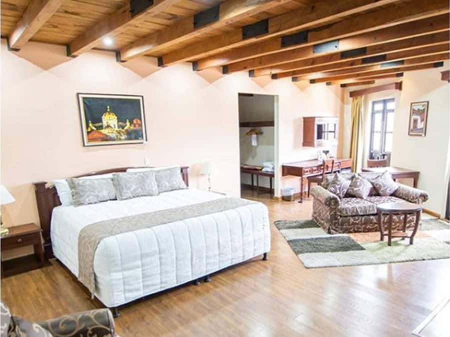 Presidential Suite, 1 King Bed, Hot Tub | In-room safe, desk, soundproofing, free WiFi